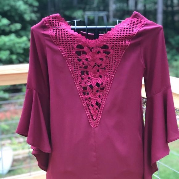 Beautiful Bell Sleeve Dress Size Medium - Picture 4 of 4